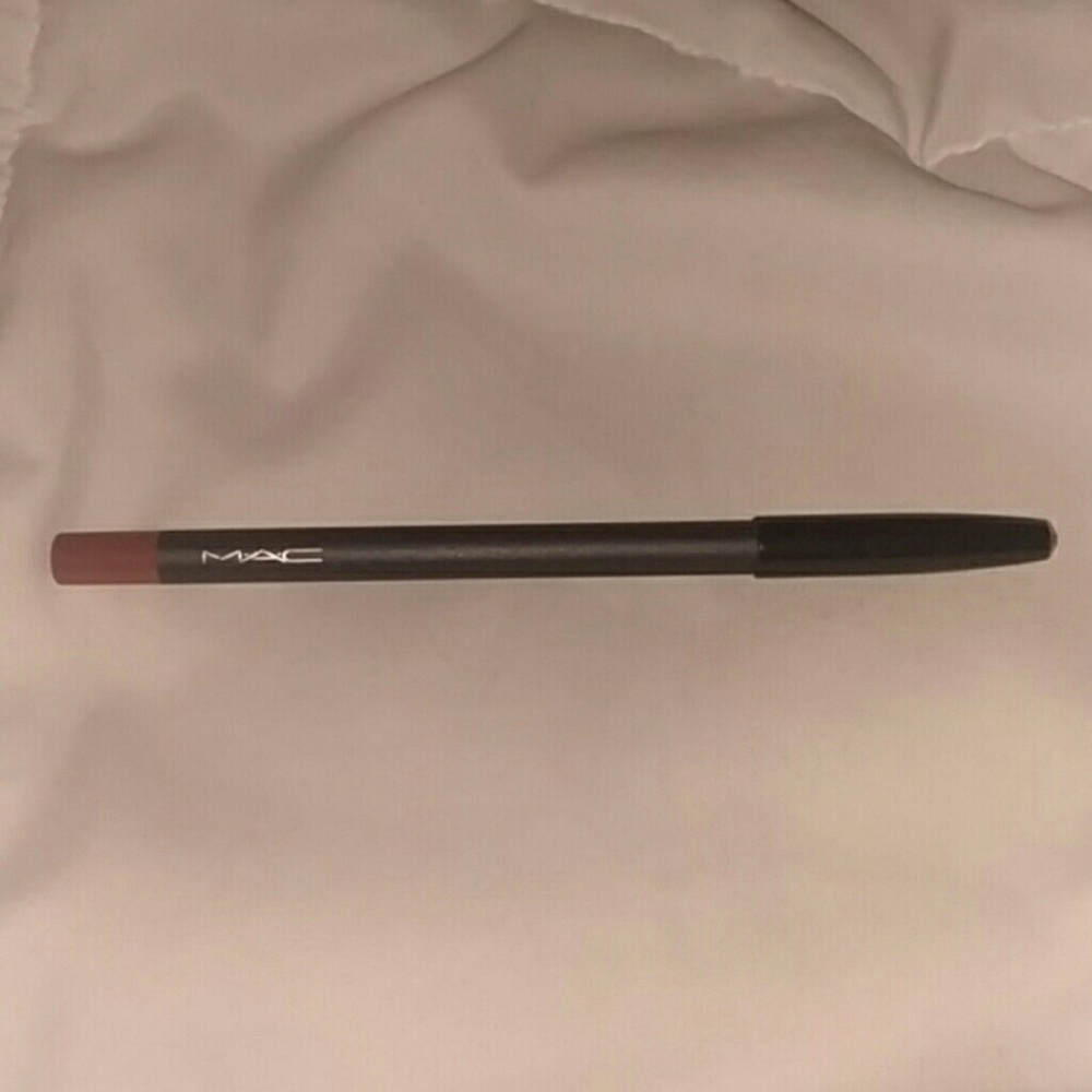 Mac Etcetera Pro Longwear Lip Pencil